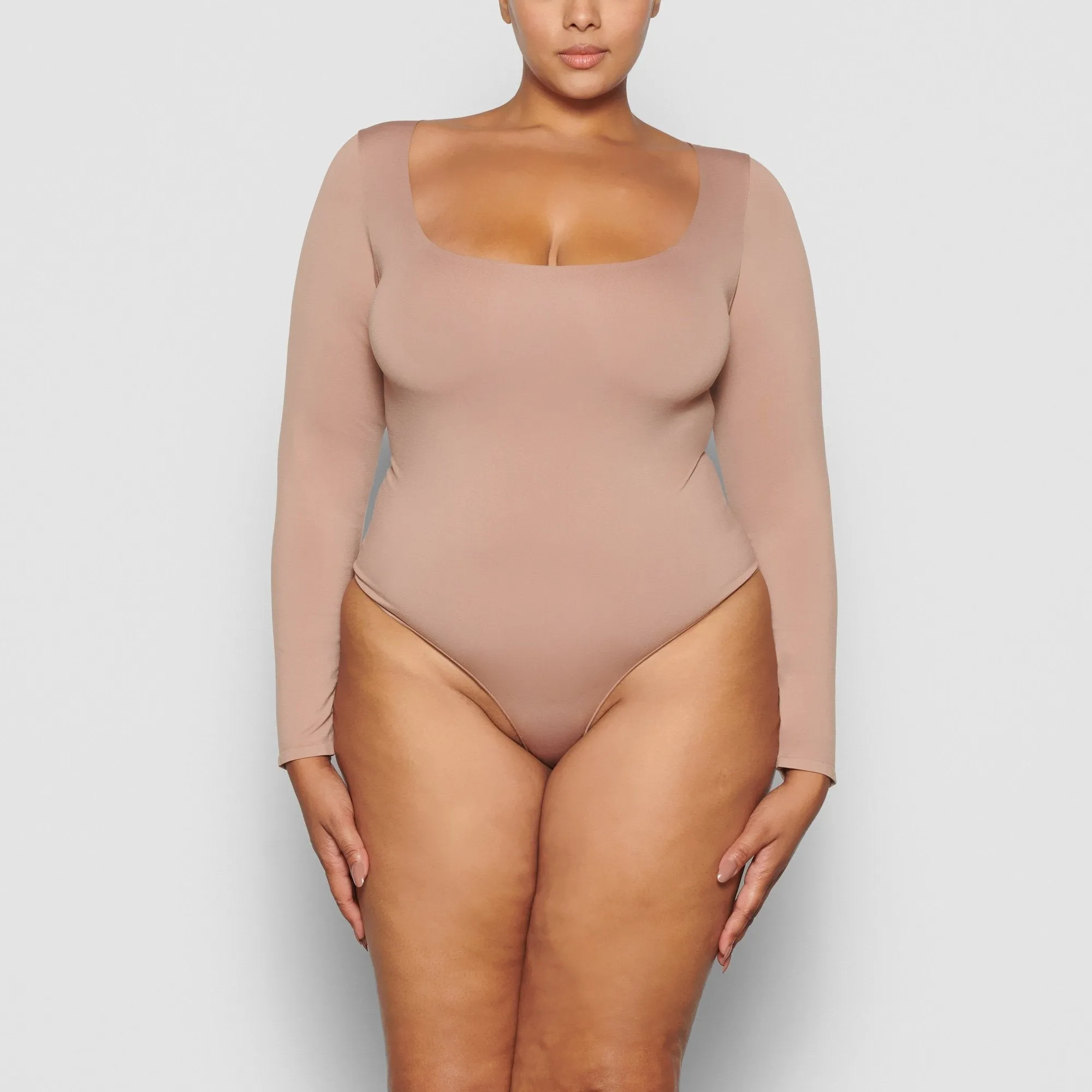 ESSENTIAL LONG SLEEVE SCOOP NECK BODYSUIT | TIGERS EYE