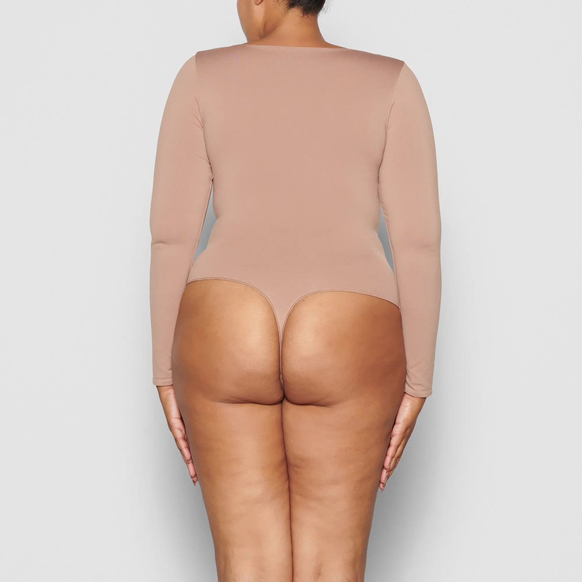 ESSENTIAL LONG SLEEVE SCOOP NECK BODYSUIT | TIGERS EYE