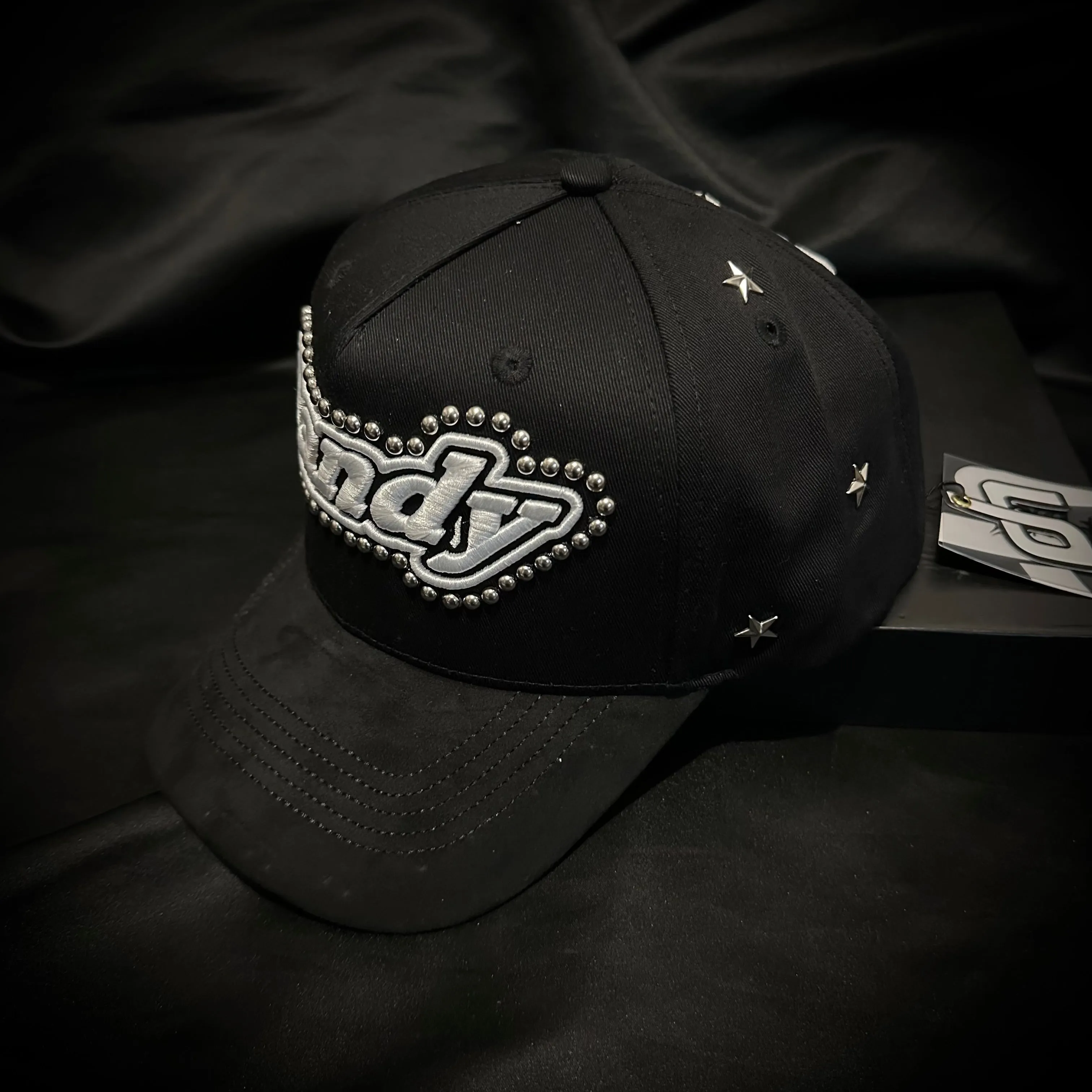 STARS & STUDS Limited Edition