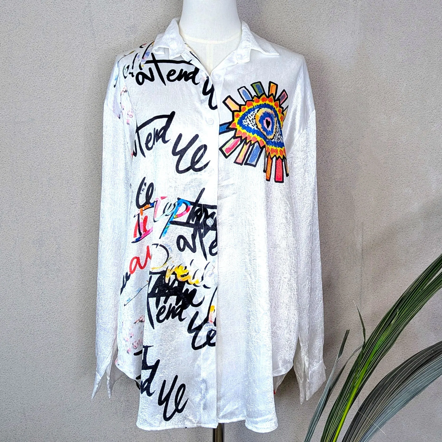 Viscose mix satin feel random graffiti print shirt (M-L)